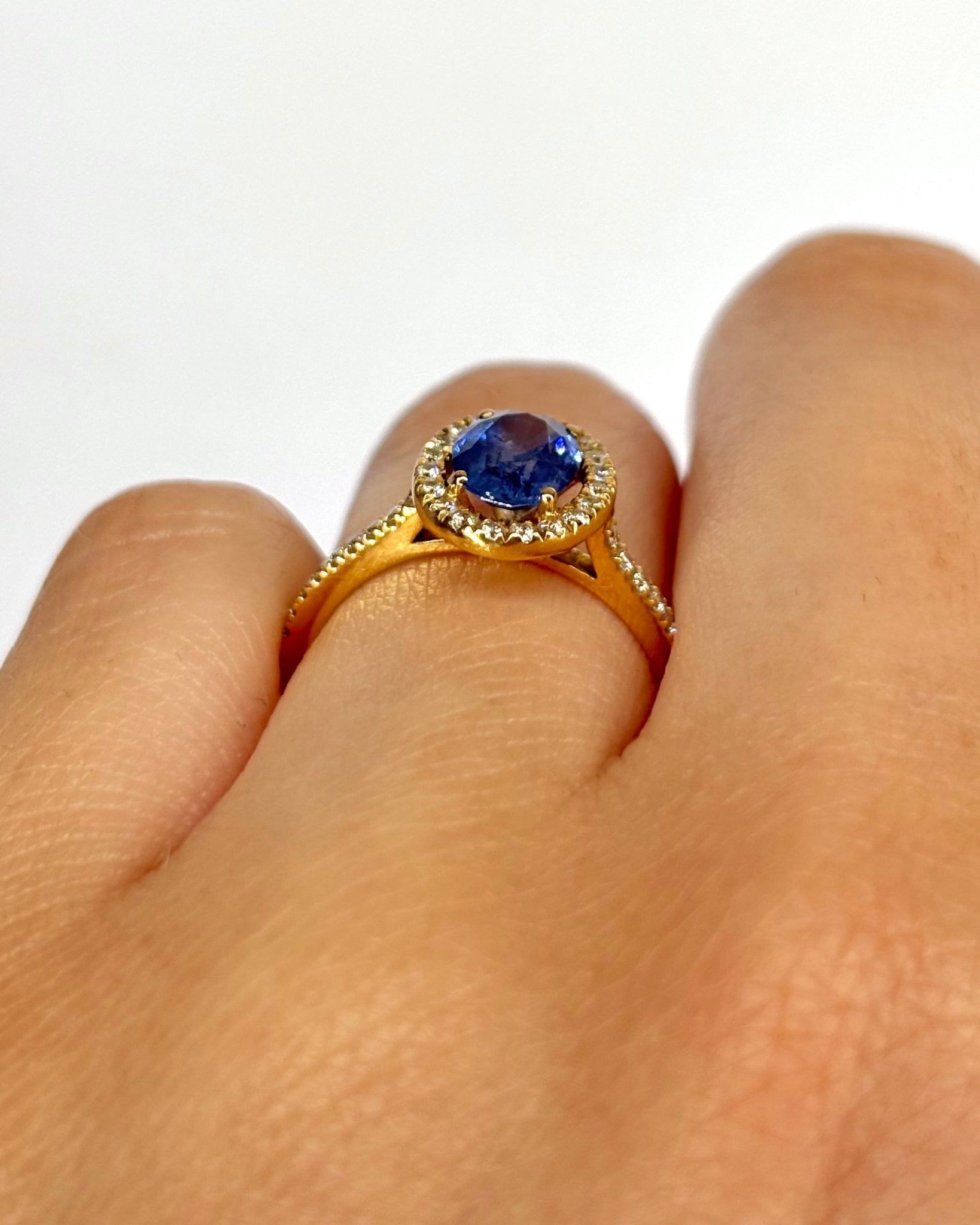 Bague Style Art Déco Saphir 1.08 carat &amp; Diamants "Bianca" - Elliade Paris