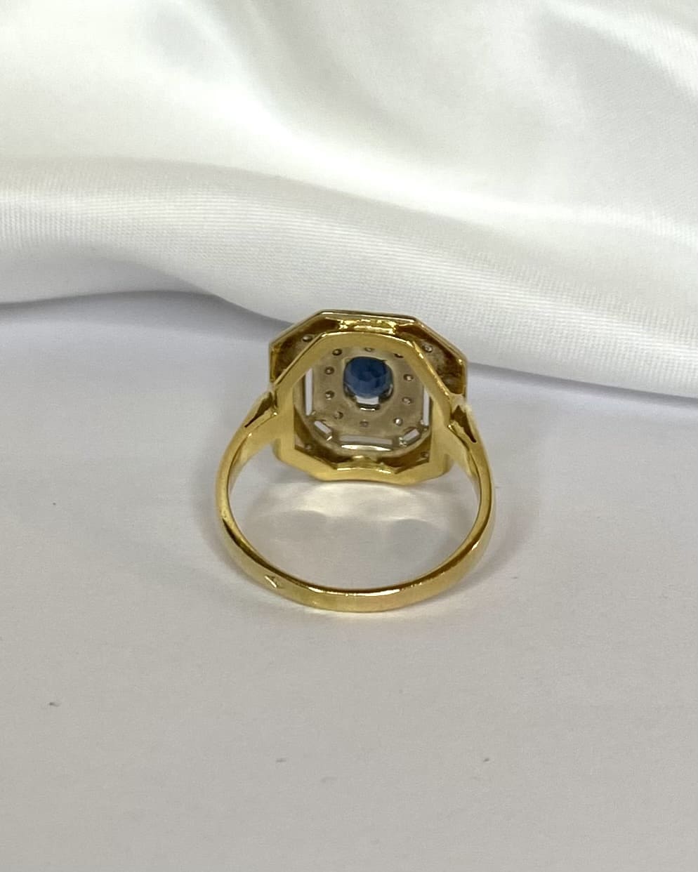 Bague Style Art Déco Saphir &amp; 24 Diamants "Rebecca" - Elliade Paris