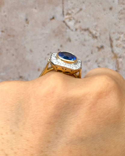 Bague Style Art-Déco Saphir 2.75 carats &amp; Diamants 0.48 carat 5,32g "Cassandra" - Elliade Paris
