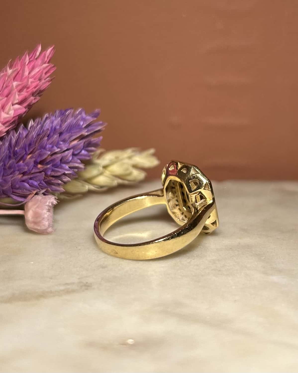 Bague Style Art - Déco Saphir &amp; 30 Diamants "Amity" - Elliade Paris