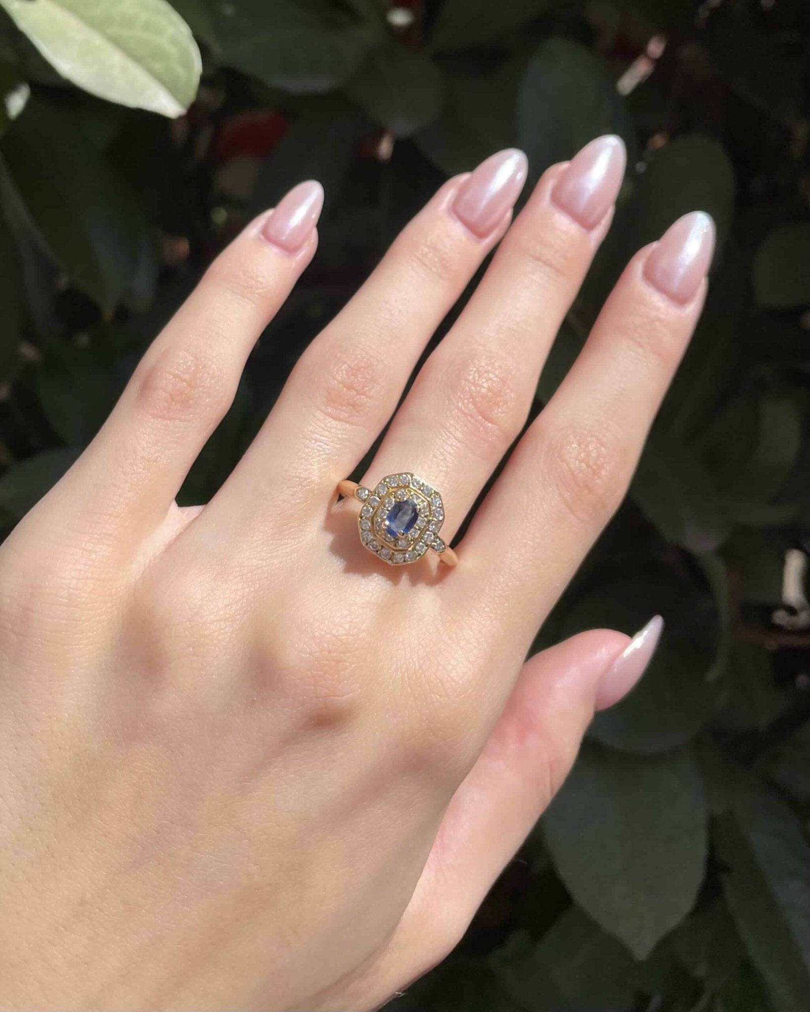 Bague Style Art - Déco Saphir &amp; 30 Diamants "Lobanova" - Elliade Paris