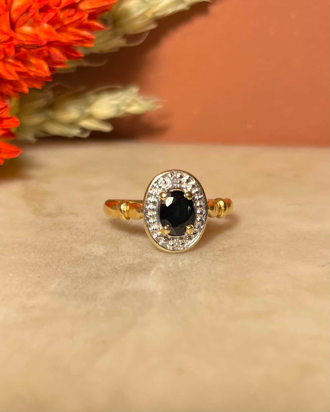 Bague Style Art-déco Saphir 0.55 carat &amp; Diamants &quot;Cristiana&quot;