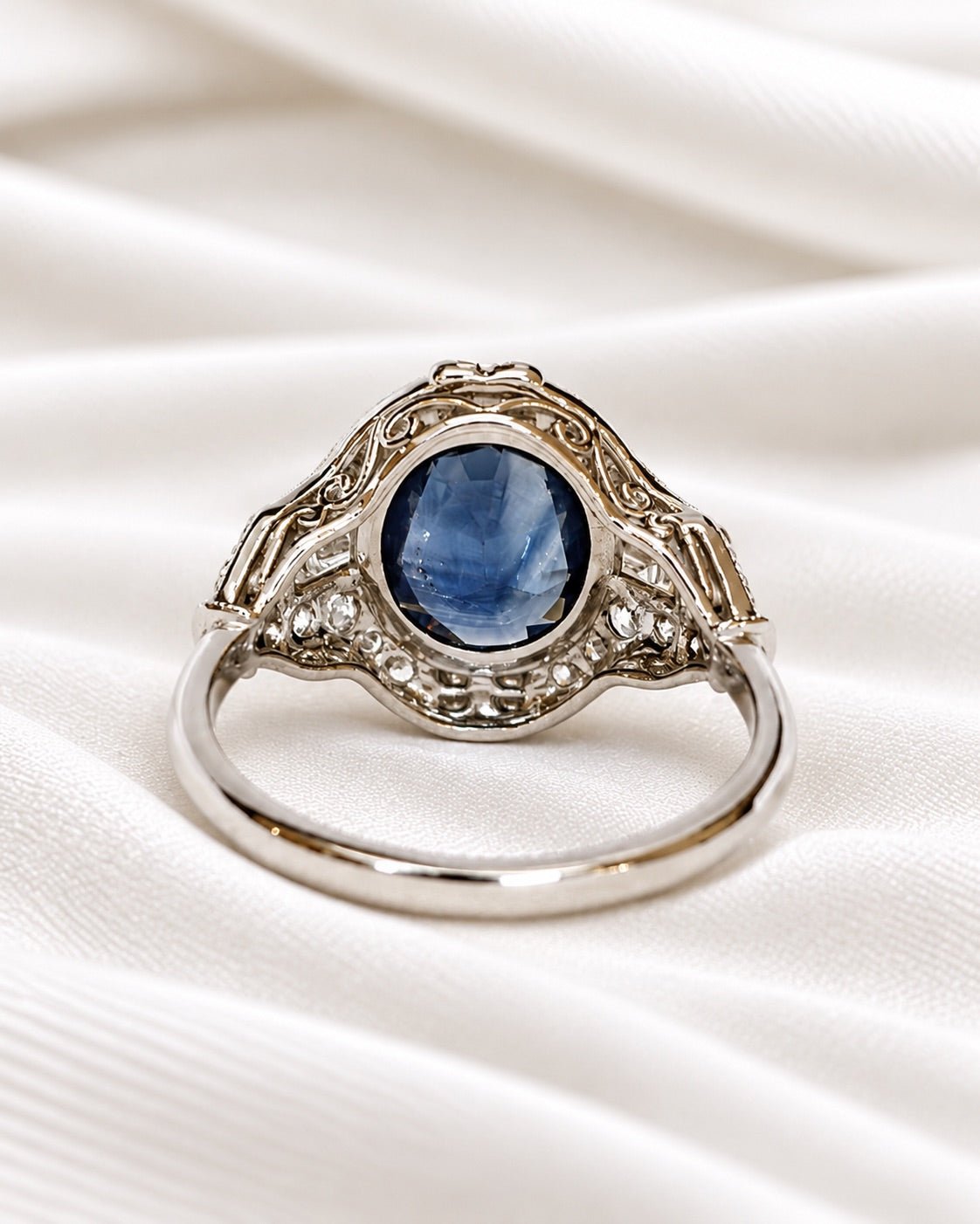 Bague Style Art-Déco Saphir de Madagascar 2.33 carats &amp; Diamants 0.93 carat "Eva" - Elliade Paris