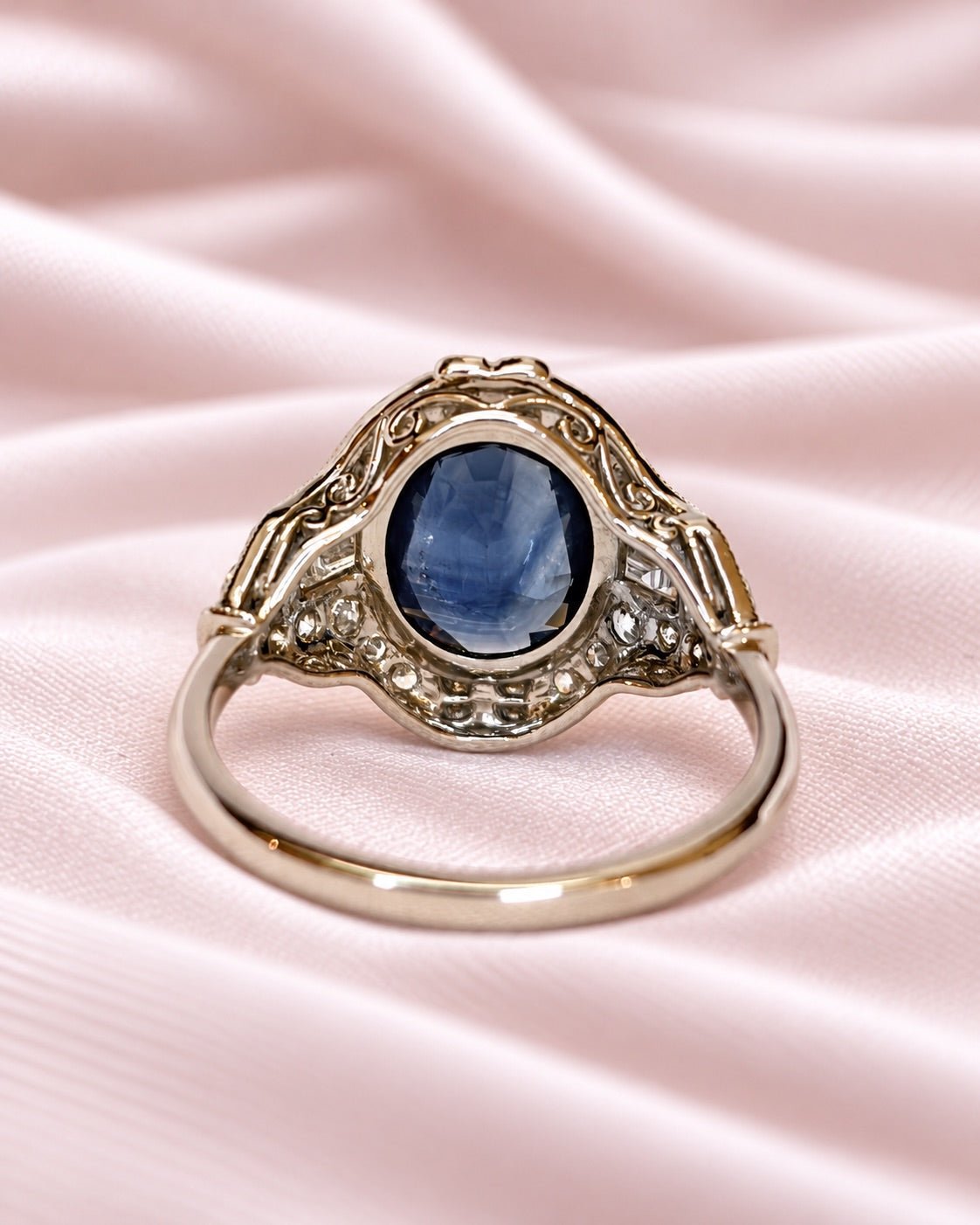 Bague Style Art-Déco Saphir de Madagascar 2.33 carats &amp; Diamants 0.93 carat "Eva" - Elliade Paris