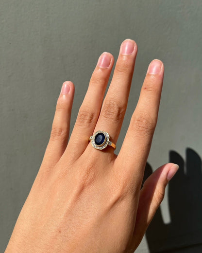 Bague Style Art - Déco Saphir &amp; Diamants &quot;Ava&quot; - Elliade Paris