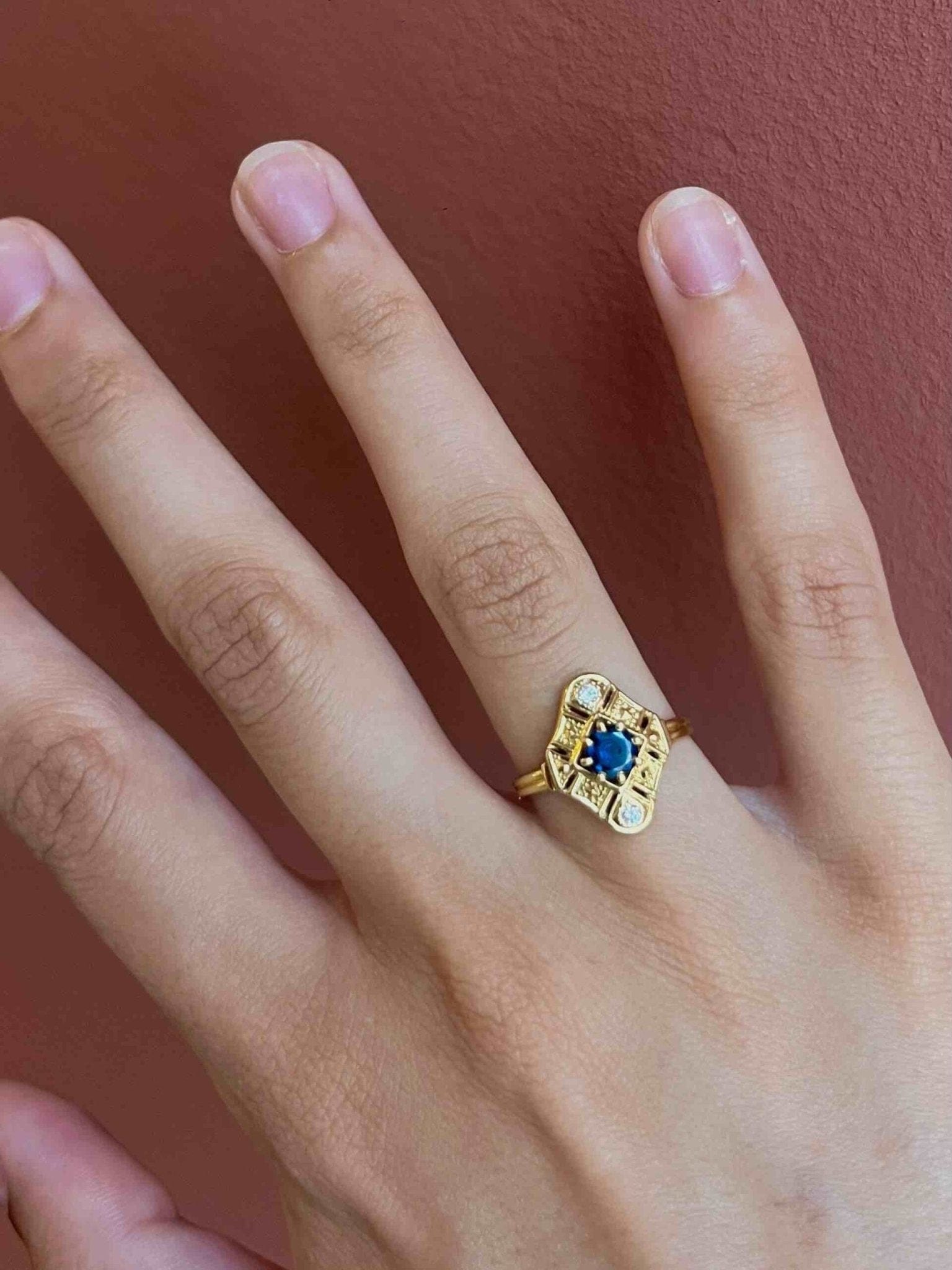 Bague style Art - Déco Saphir &amp; Diamants "Perrine" - Elliade Paris