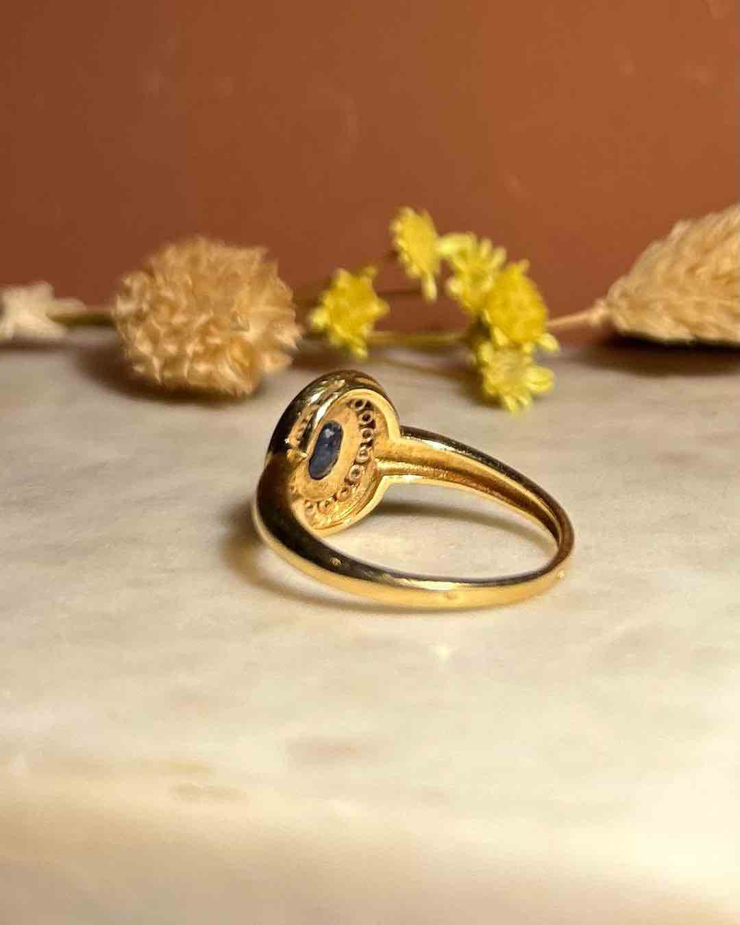 Bague Style Art - Déco Saphir &amp; Diamants "Sofia" - Elliade Paris