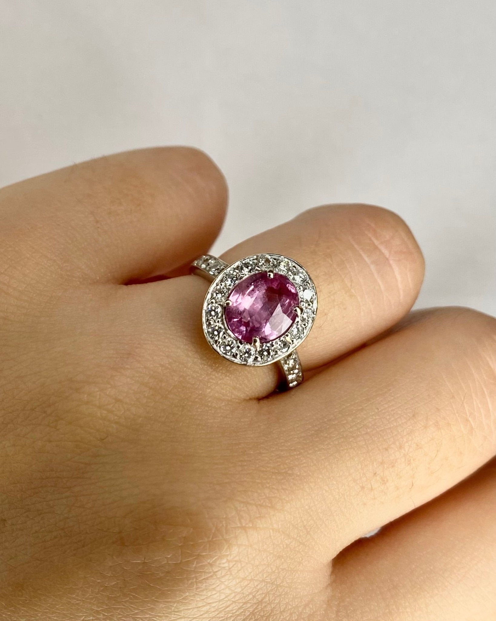 Bague Style Art - déco Saphir Rose 2.32 carats &amp; Diamants 0.81 carat "Rosie" - Elliade Paris