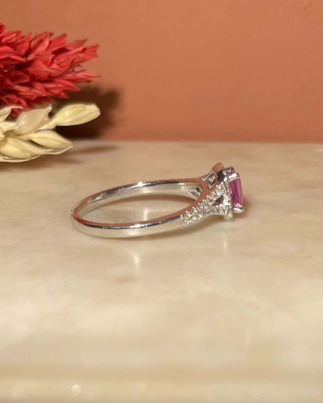 Bague Style Art - Déco Saphir Rose &amp; Diamants "Anjah" - Elliade Paris