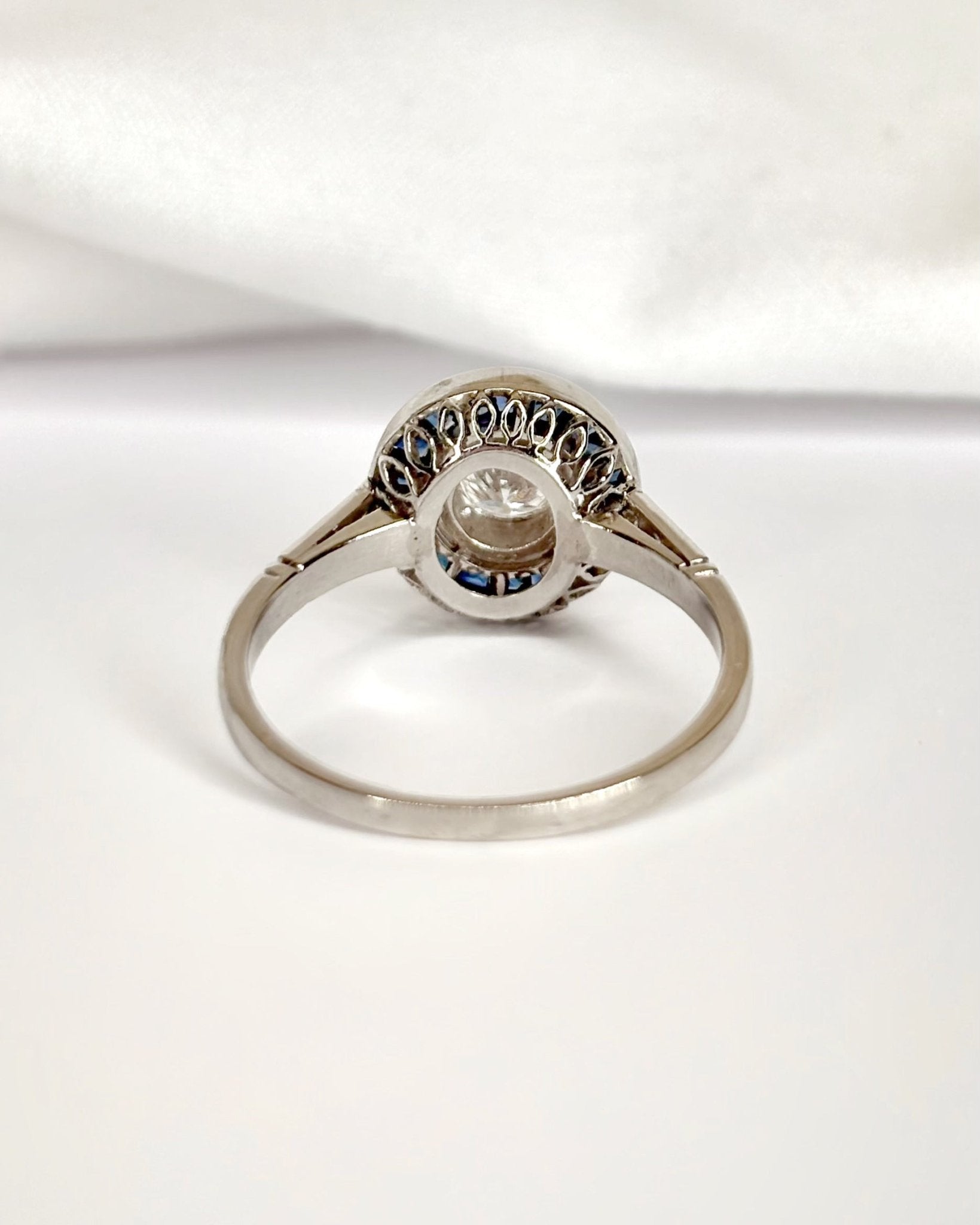 Bague Style Art-Déco Saphirs 0.45 carat &amp; Diamants 0.45 carat "Irina" - Elliade Paris