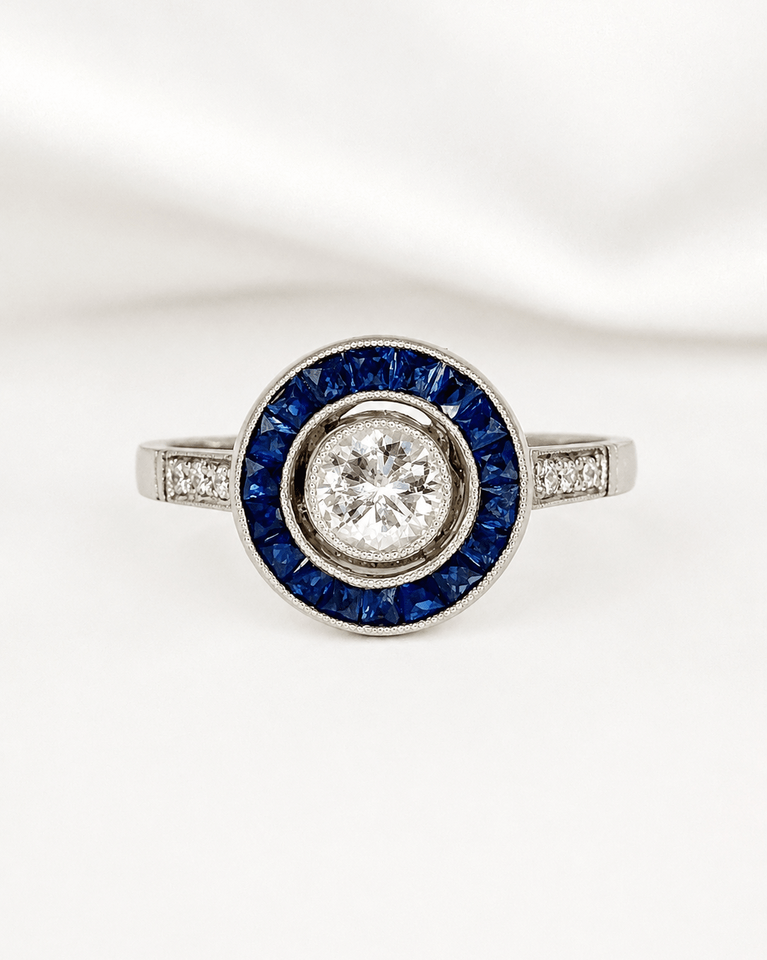 Bague Style Art-Déco Saphirs 0.45 carat &amp; Diamants 0.45 carat "Irina" - Elliade Paris