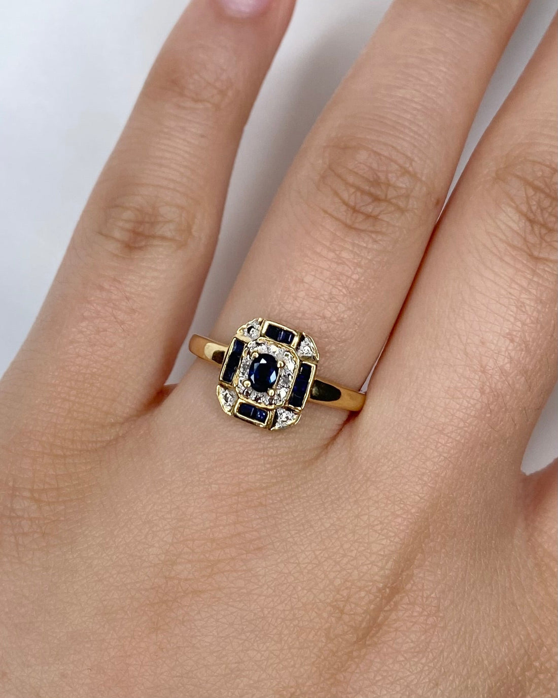 Bague Style Art Déco Saphirs 0.45 carat &amp; Diamants "Minka" - Elliade Paris