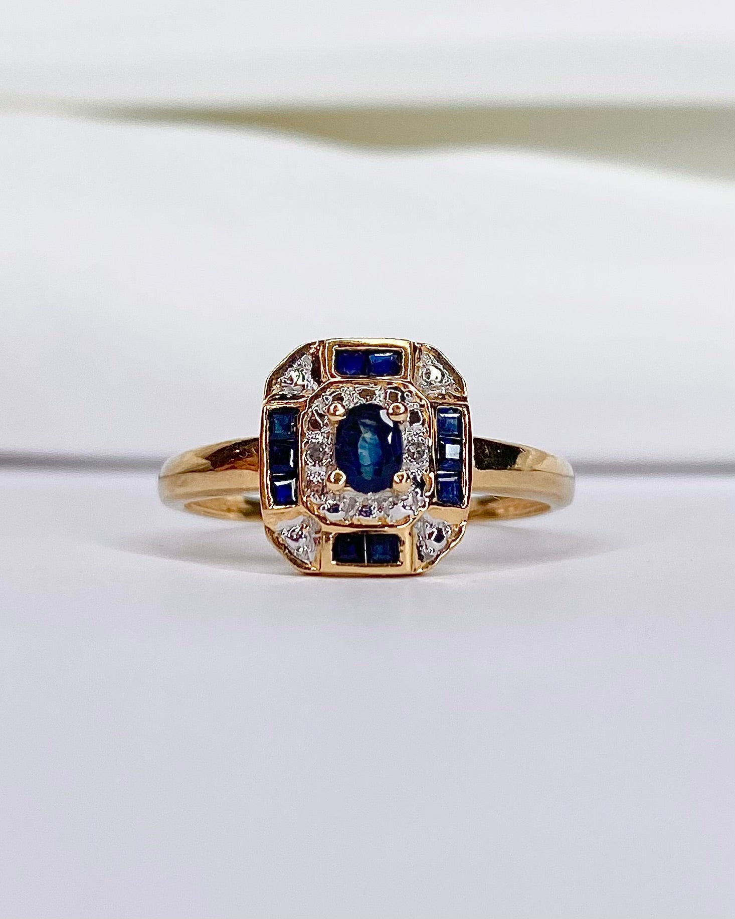 Bague Style Art Déco Saphirs 0.45 carat &amp; Diamants "Minka" - Elliade Paris