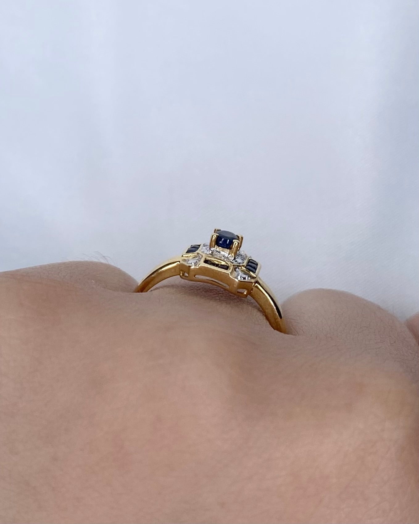 Bague Style Art Déco Saphirs 0.45 carat &amp; Diamants "Minka" - Elliade Paris