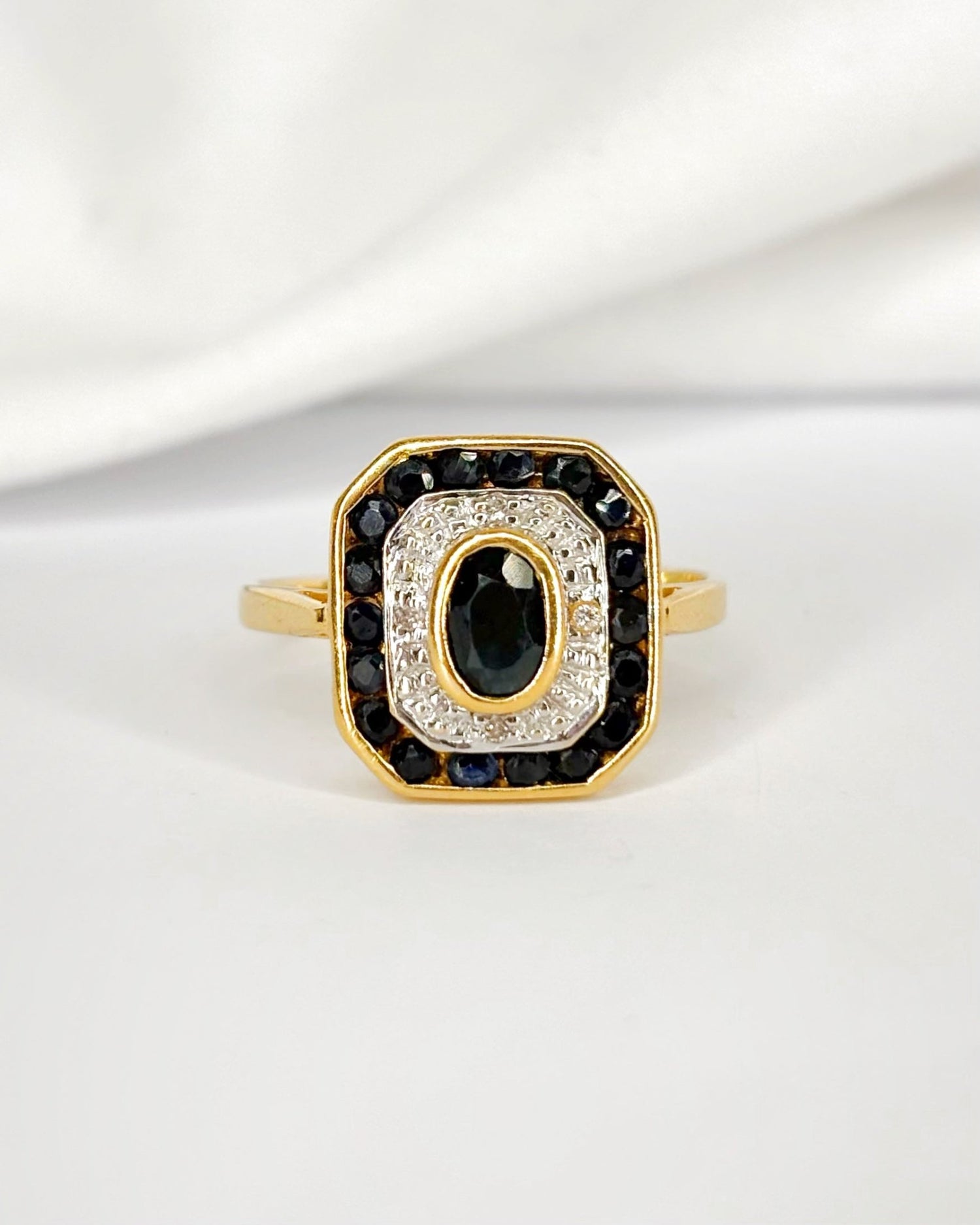 Bague Style Art Déco Saphirs 0.48 carat &amp; Diamants "Helene" - Elliade Paris