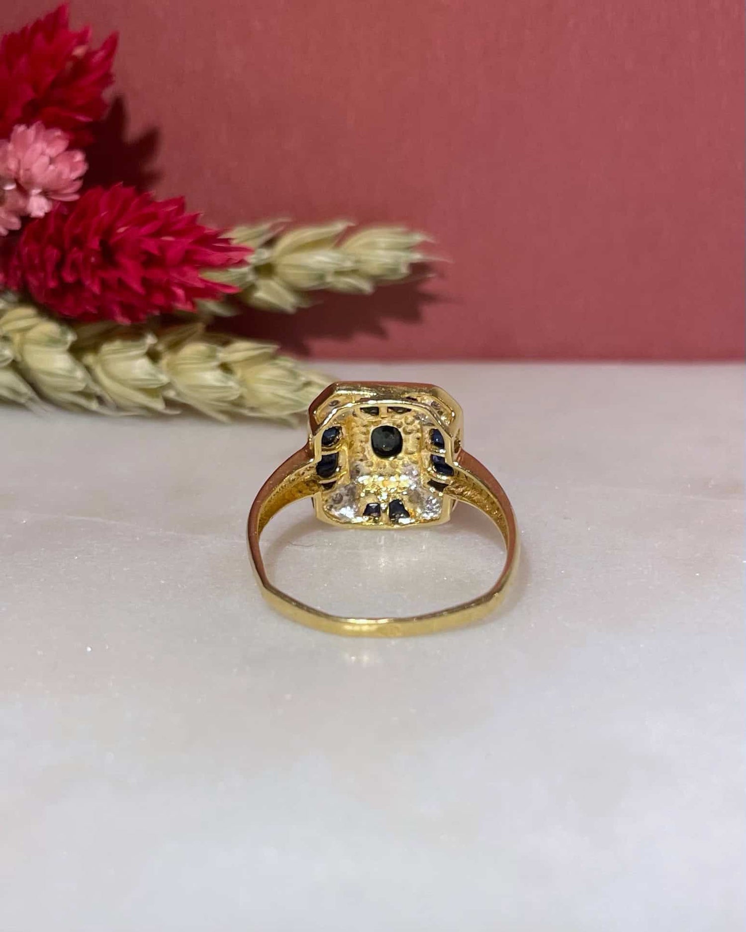 Bague style Art - déco Saphirs 0.50 carat et Diamants &quot;Eleni&quot; - Elliade Paris