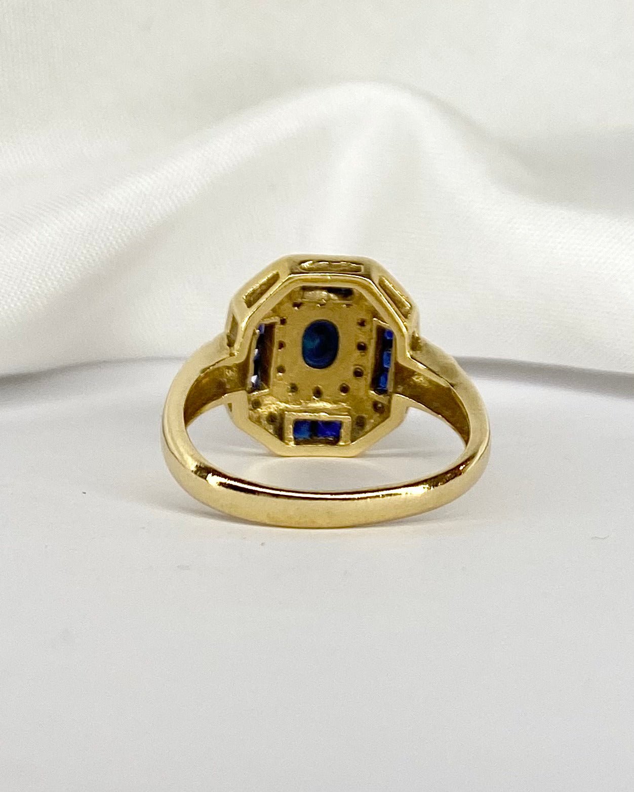 Bague Style Art Déco Saphirs 0.52 carat &amp; 20 Diamants &quot;Emmy&quot; - Elliade Paris