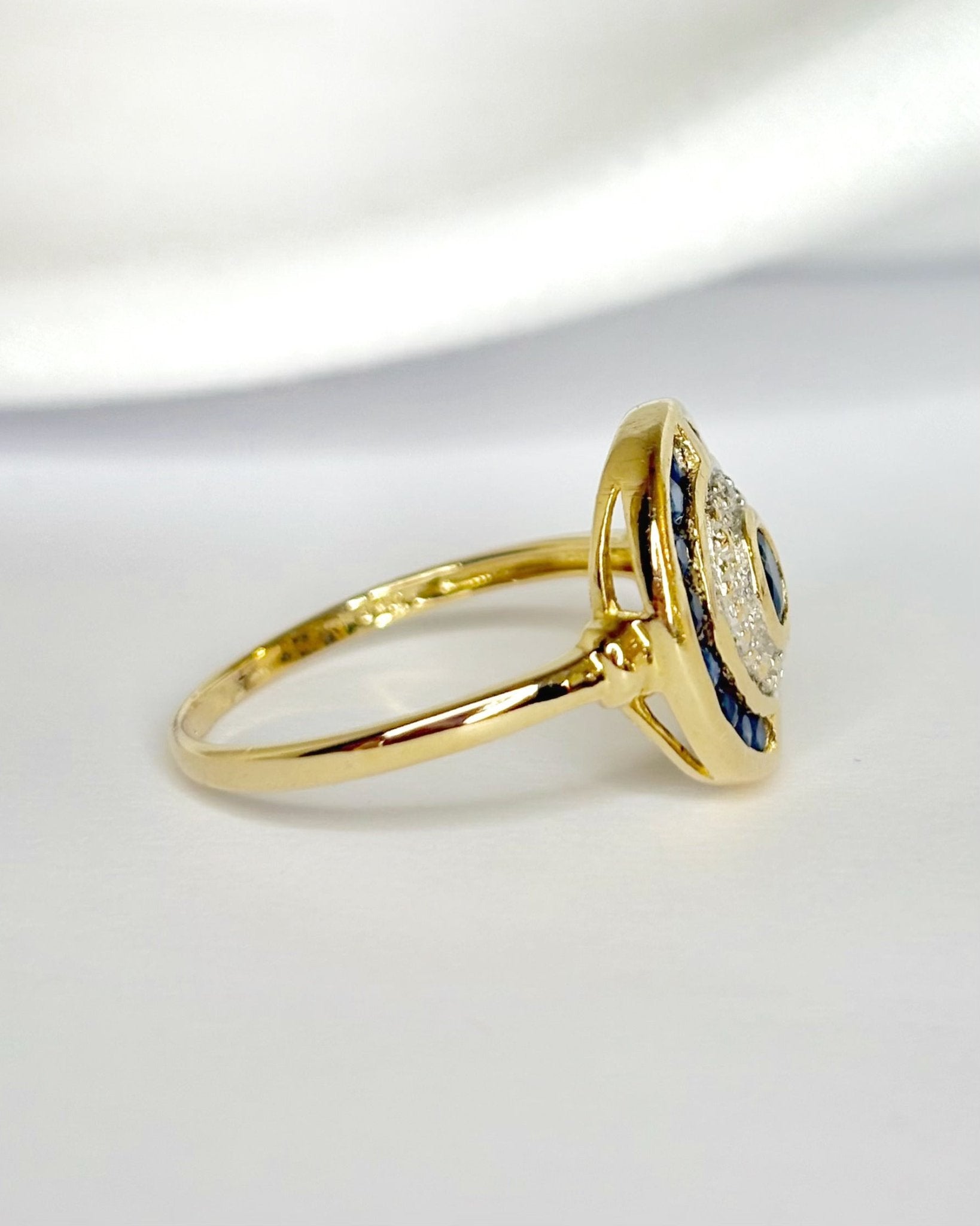 Bague Style Art-Déco Saphirs 0.70 carat &amp; Diamants "Irina" - Elliade Paris