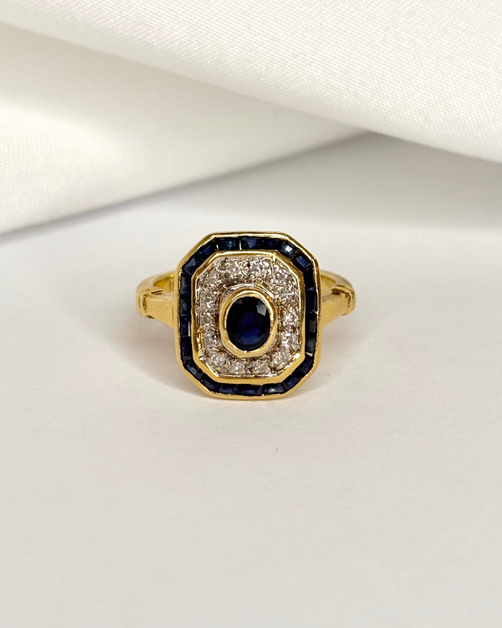 Bague Style Art Deco Saphirs 0.81 carat &amp; Diamants "Tricia" - Elliade Paris