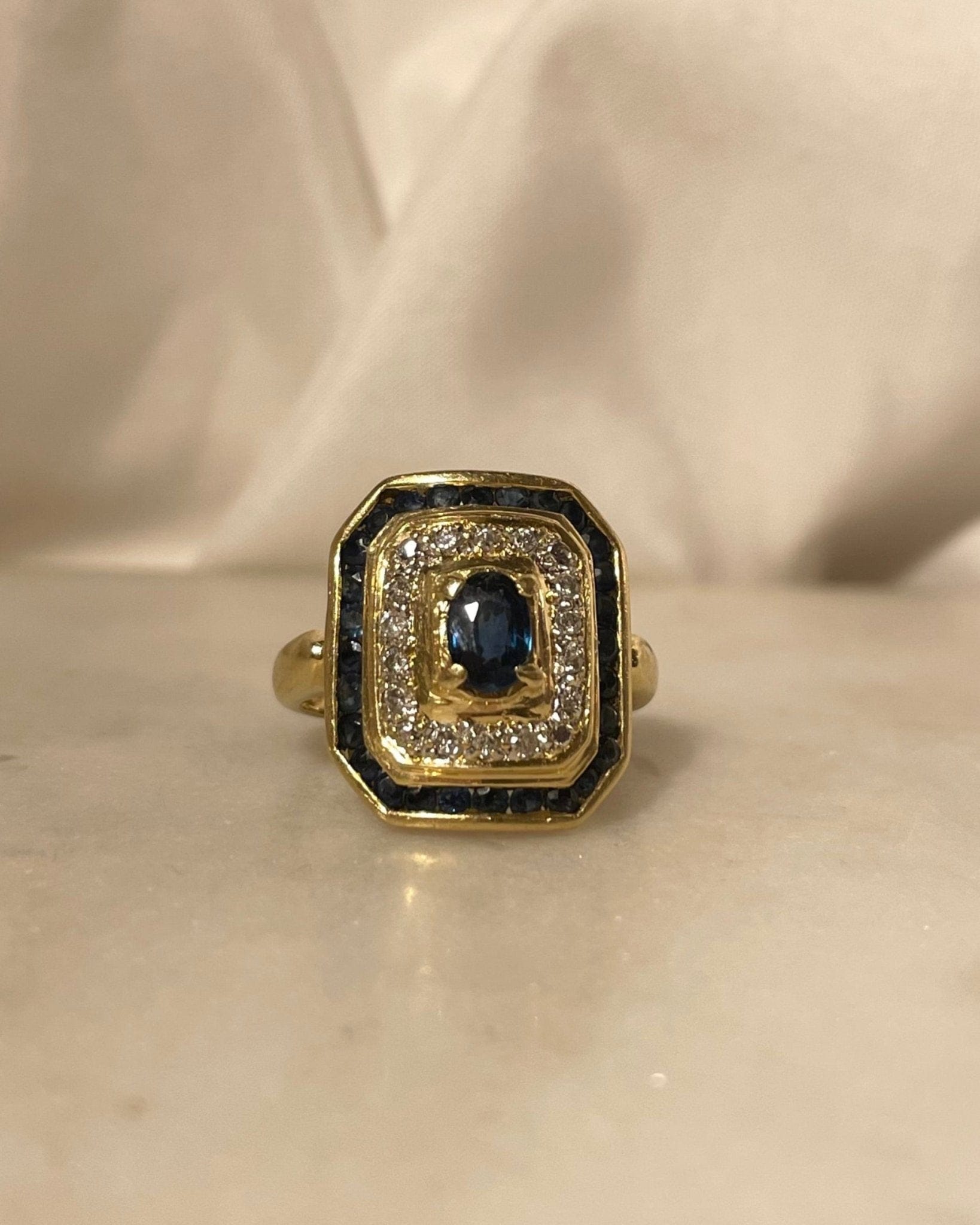 Bague Style Art - Déco Saphirs 1.34 Carat &amp; Diamants "Joey" - Elliade Paris