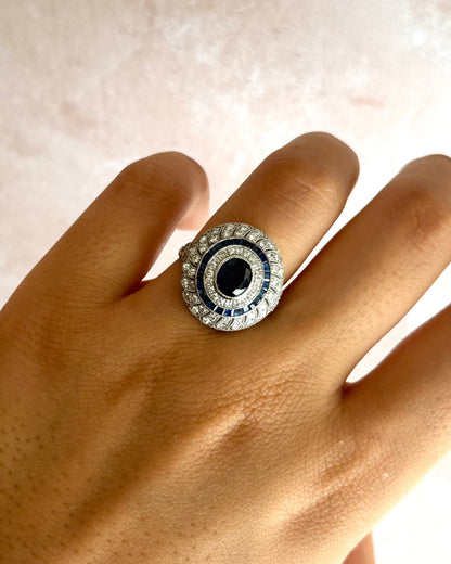 Bague Style Art-Déco Saphirs 1.78 carat &amp; Diamants 0.52 carat "Anéïa" - Elliade Paris