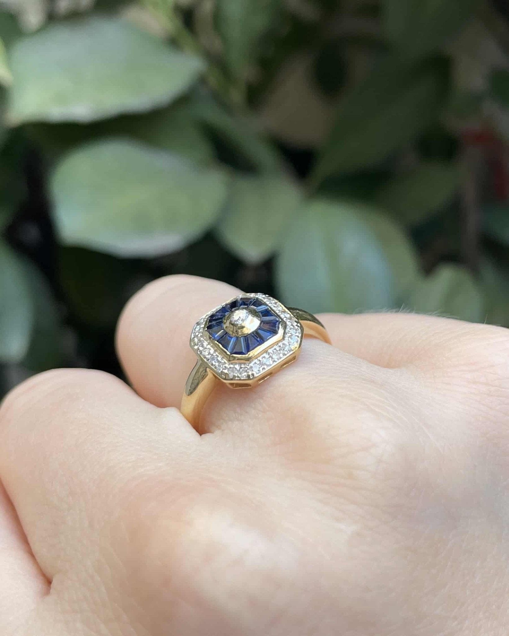 Bague Style Art - Déco Saphirs &amp; 24 Diamants "Gabby" - Elliade Paris