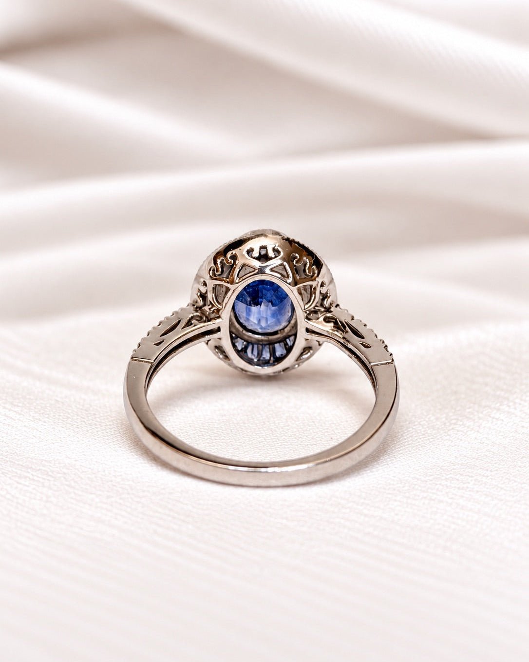 Bague Style Art-Déco Saphirs 2.44 carats &amp; Diamants 0.26 carat "Constance" - Elliade Paris