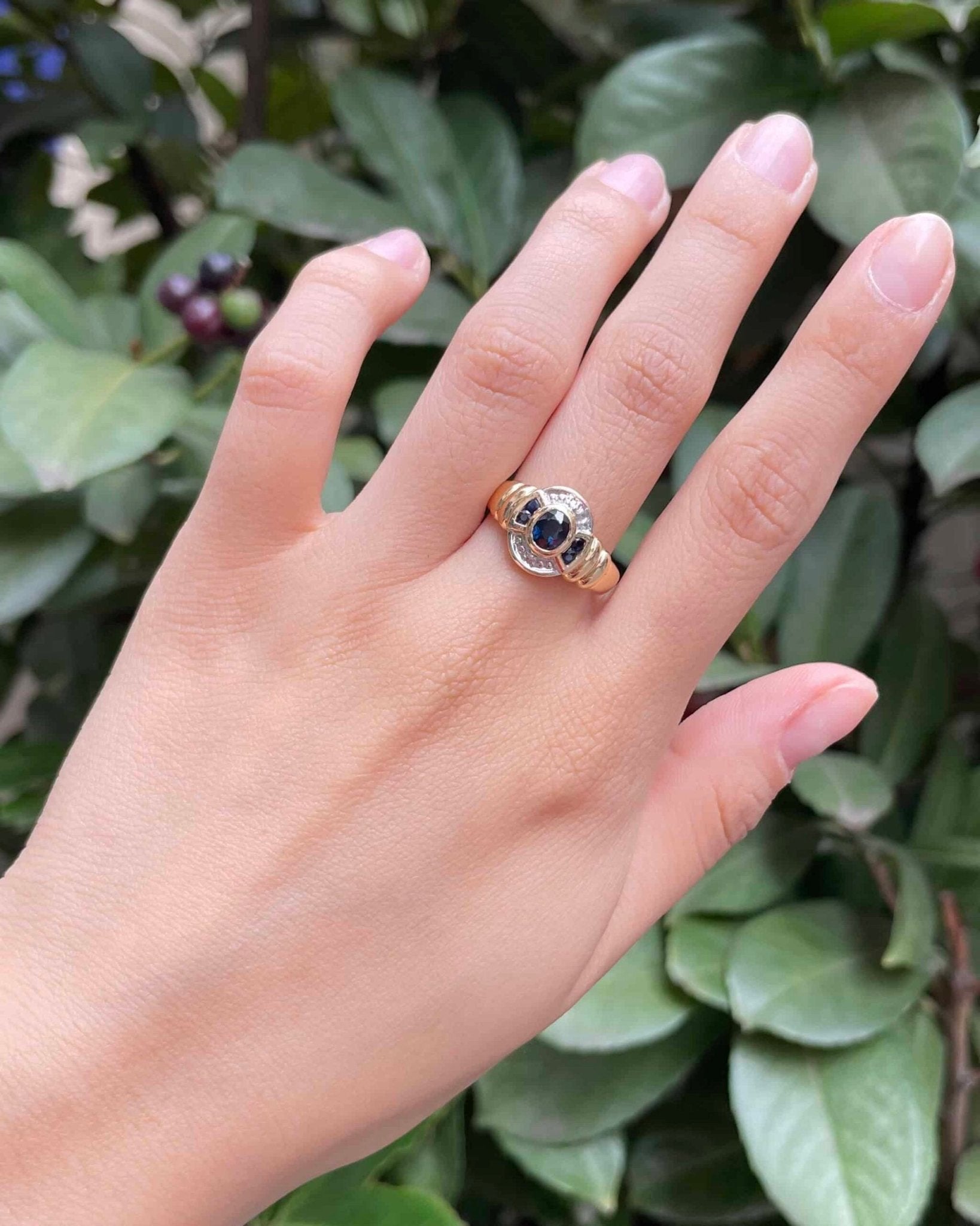 Bague Style Art - Déco Saphirs &amp; Diamants "Natasha" - Elliade Paris