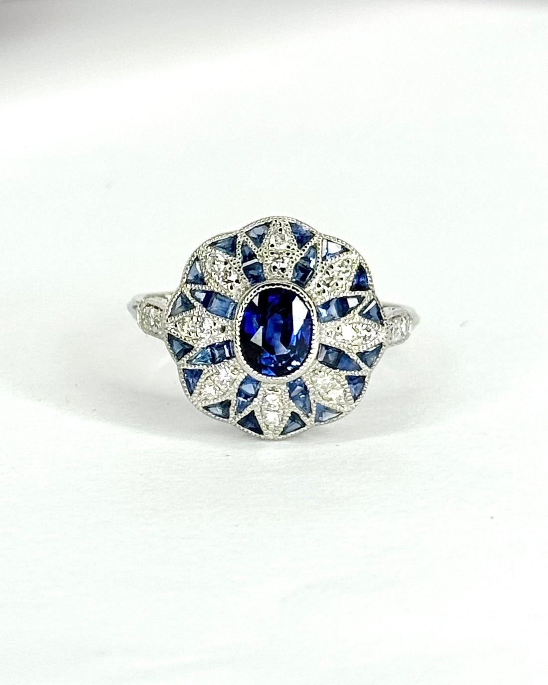 Bague Style Art-Déco Saphirs &amp; Diamants "Poséidon" - Elliade Paris