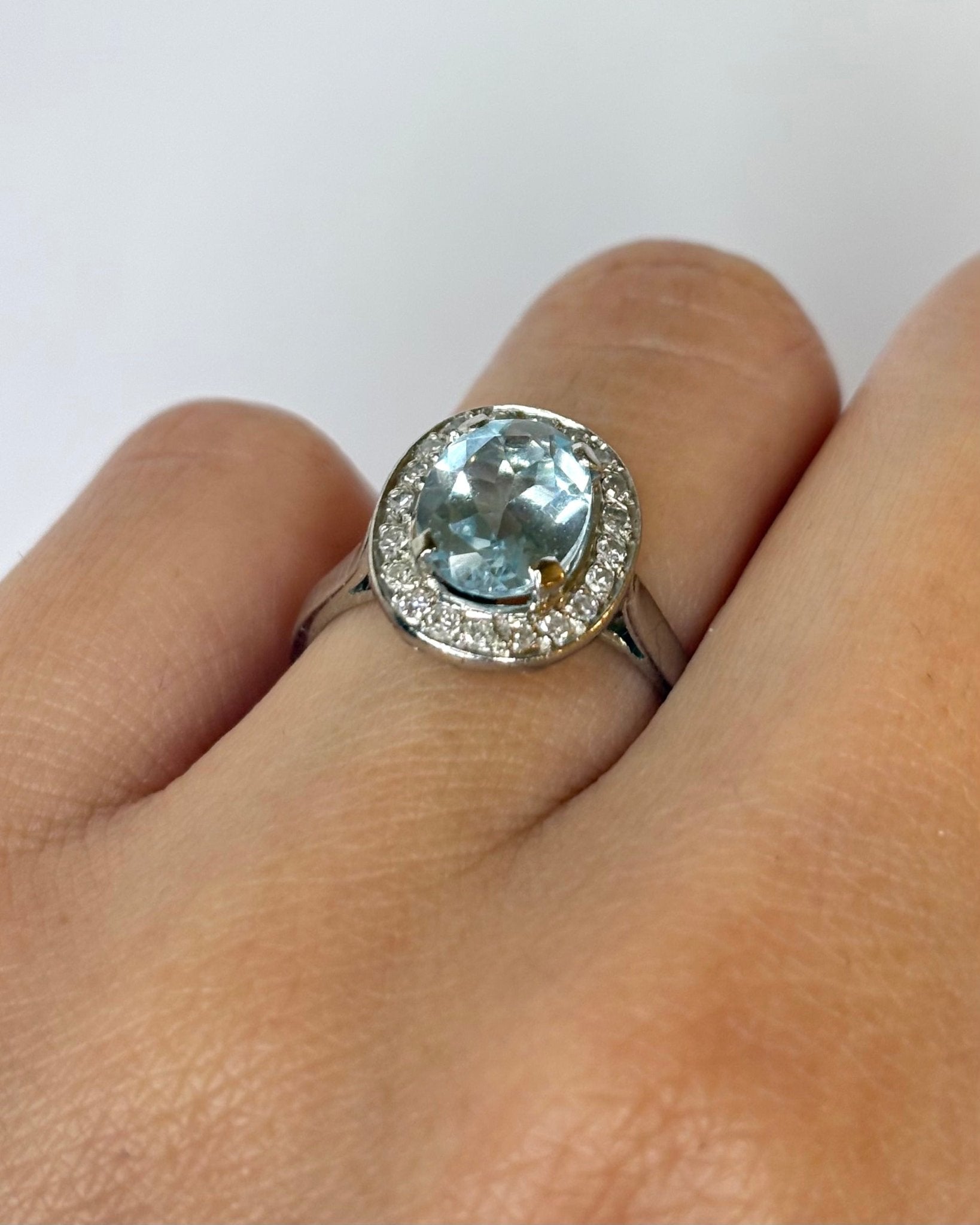 Bague Style Art Déco Topaze 2.40 carats &amp; 20 Diamants &quot;Antta&quot; - Elliade Paris