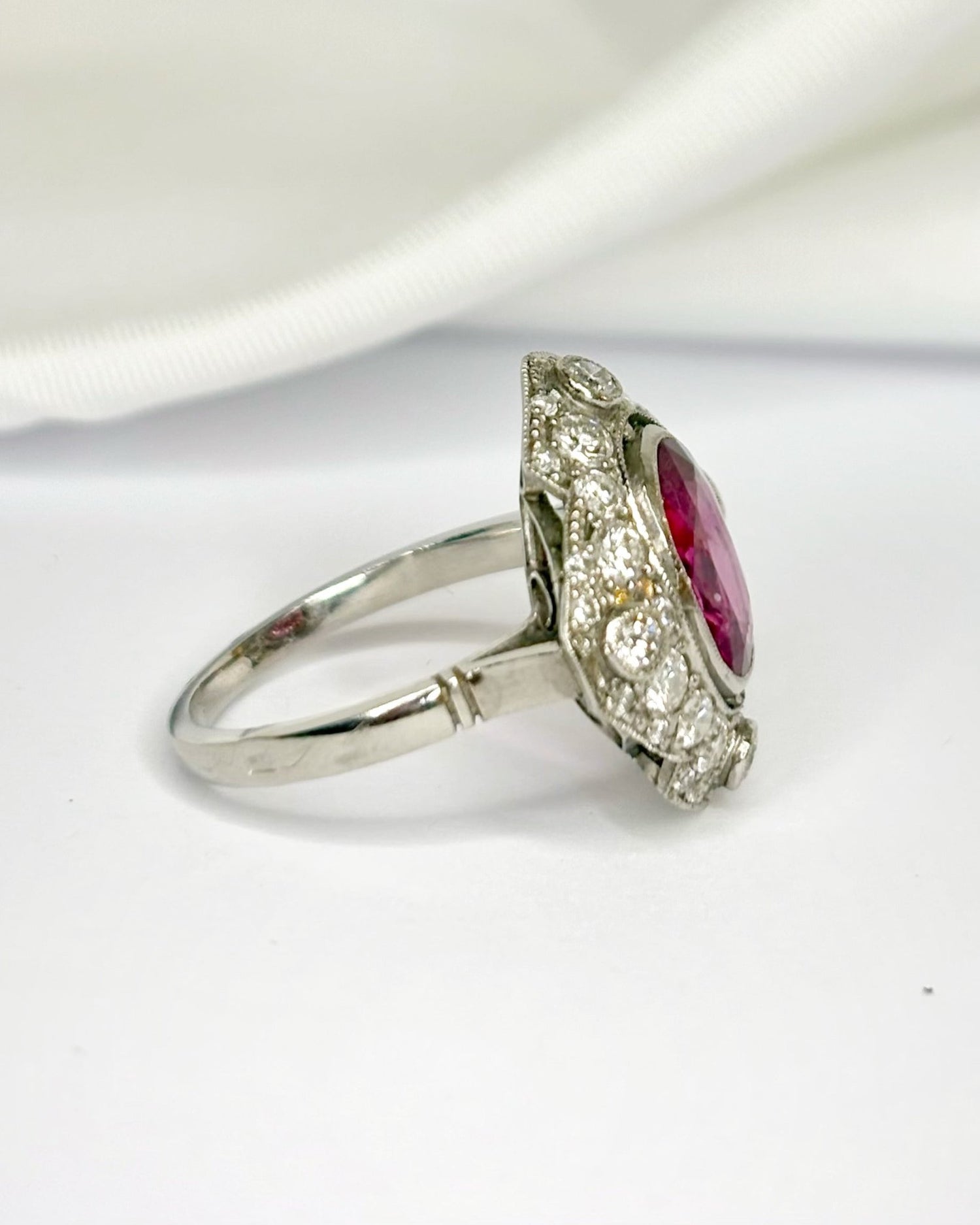 Bague Style Art-Déco Tourmaline Rose 1.60 carat &amp; Diamants 0.76 carat "Tracy" - Elliade Paris