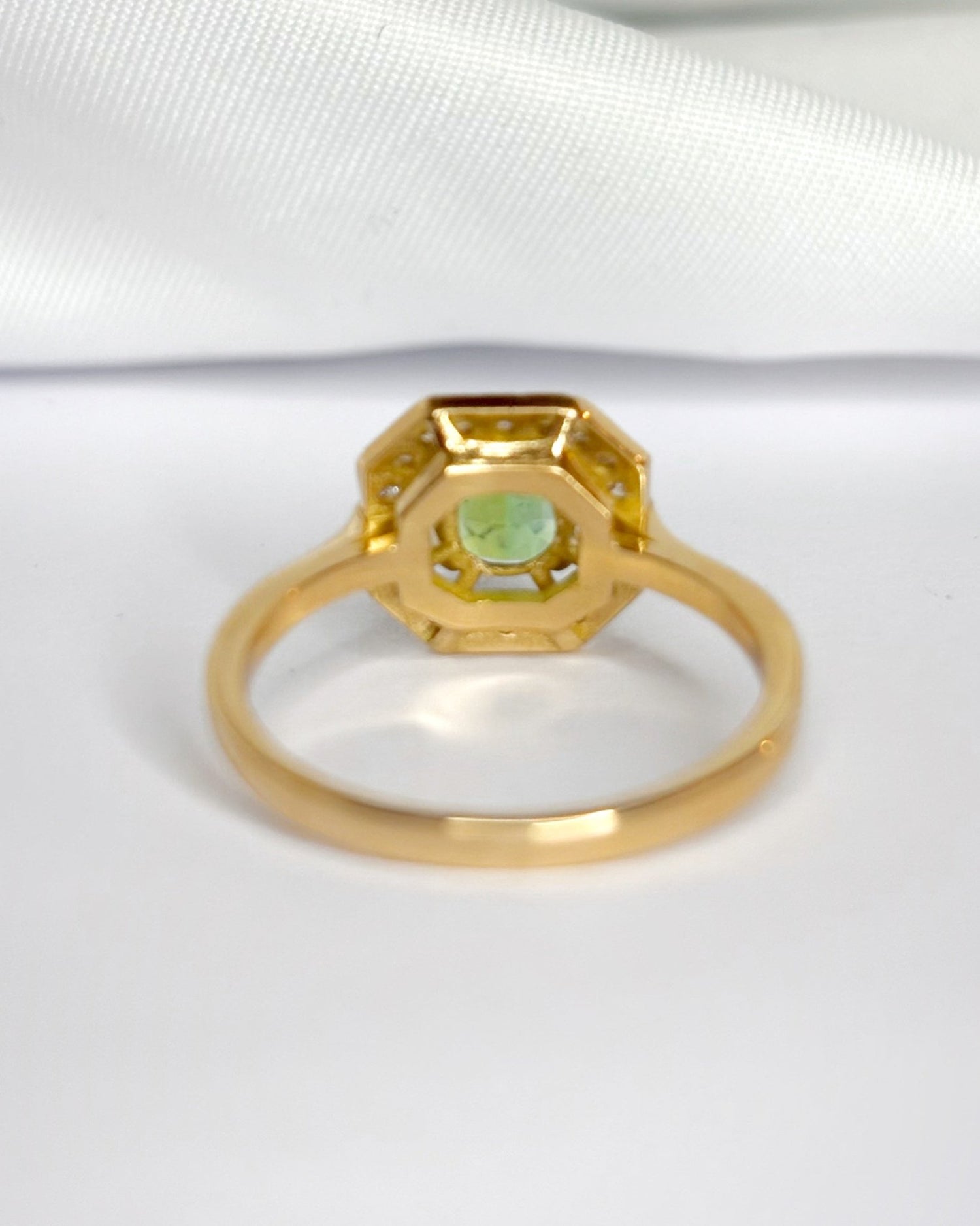 Bague Style Art Déco Tourmaline Verte 0.76 carat &amp; Diamants 0.27 carat "Constance" - Elliade Paris