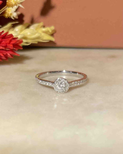 Bague Style Marguerite 33 Diamants &quot;Cameron&quot; - Elliade Paris