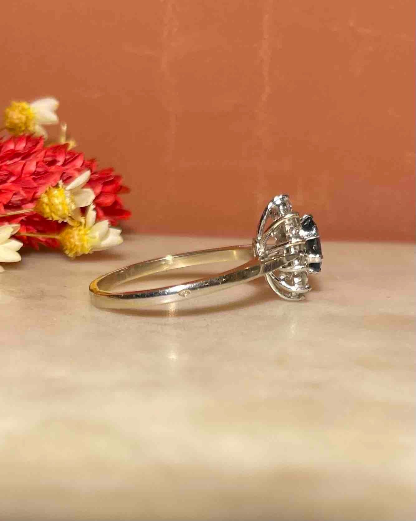Bague Marguerite Saphir &amp; 10 Diamants "Sierra"