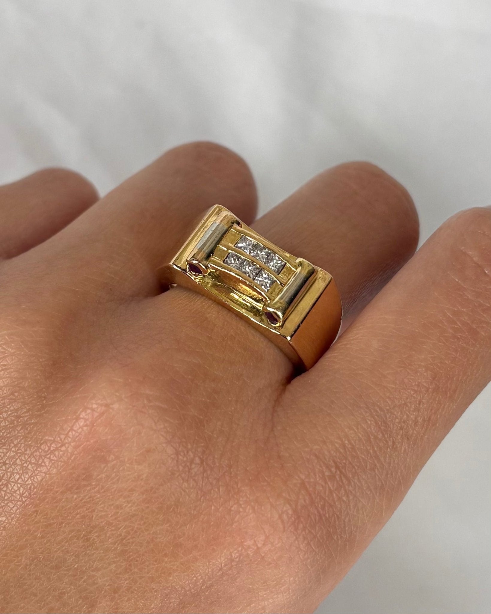 Bague Tank Diamants, Rubis &amp; Or 12.33 g "Élise" - Elliade Paris