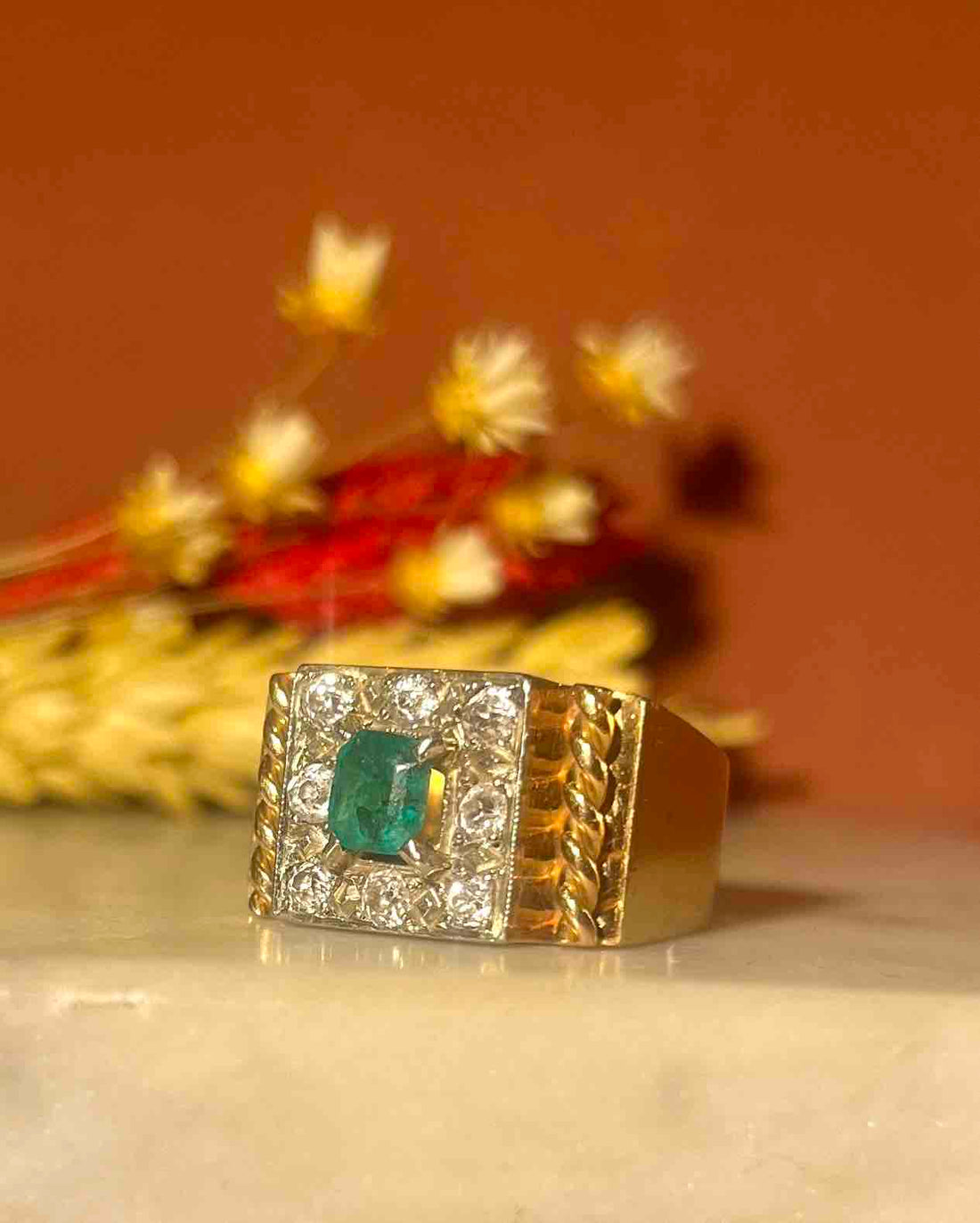 Bague Tank Emeraude &amp; Diamants &quot;Vanathy&quot;