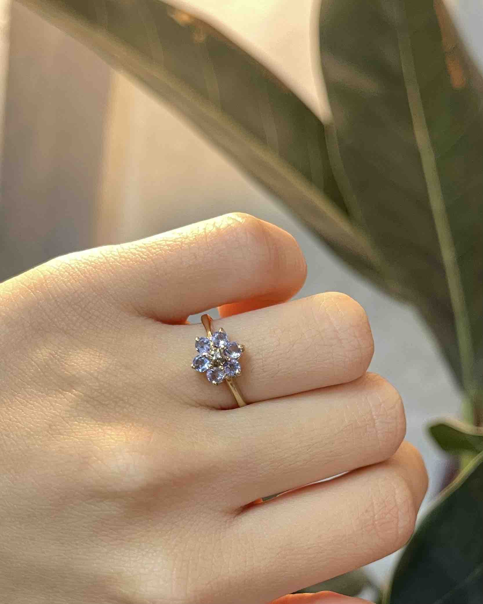Bague Marguerite Diamant &amp; Tanzanites "Matisse"
