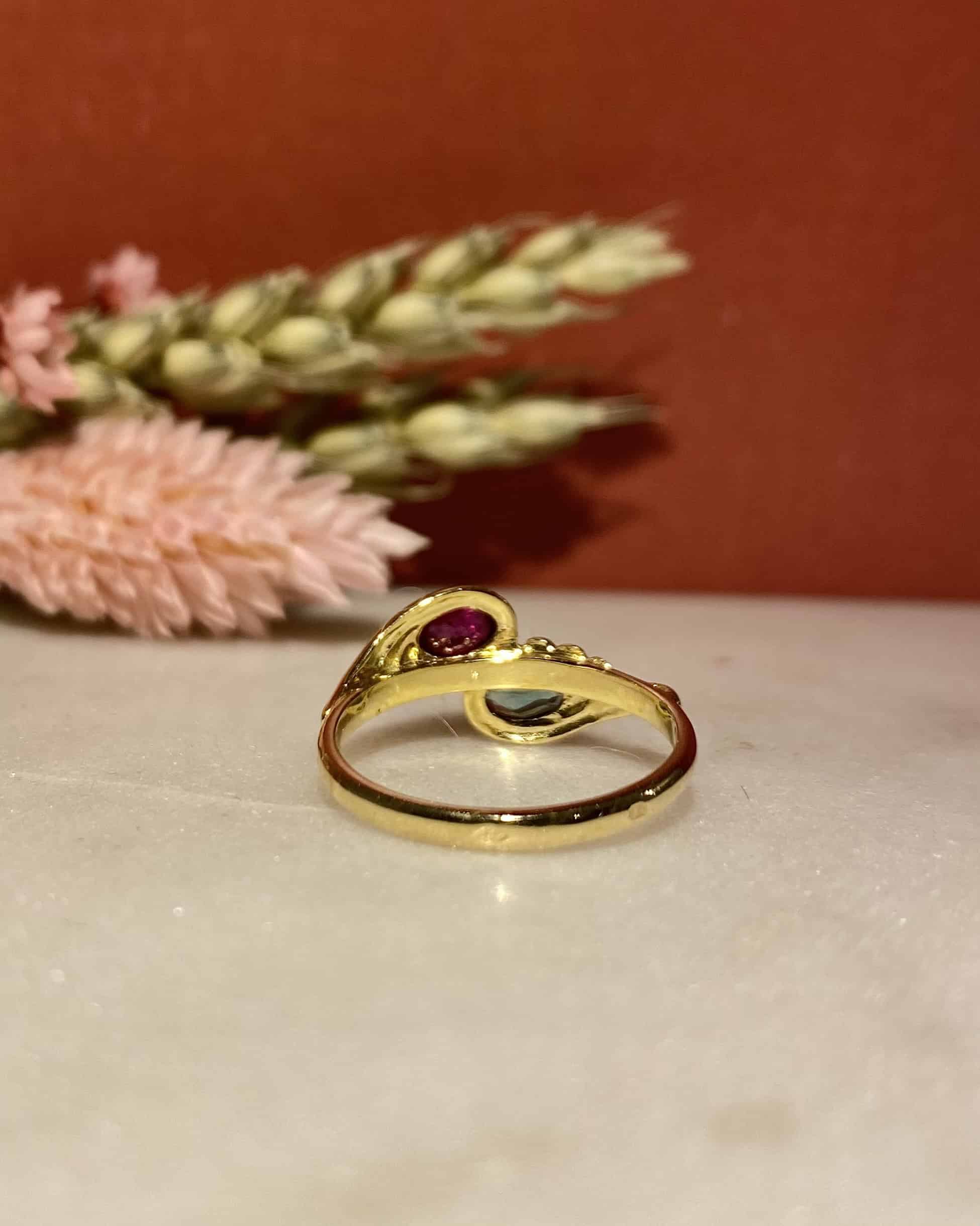 Bague Toi &amp; Moi Rubis et Émeraude "Charlie" - Elliade Paris