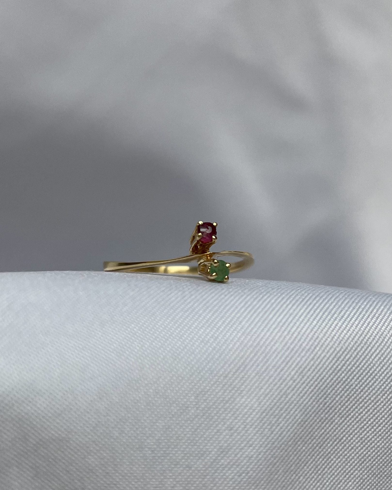 Bague Toi &amp; Moi Emeraude &amp; Rubis "Gabrielle" - Elliade Paris