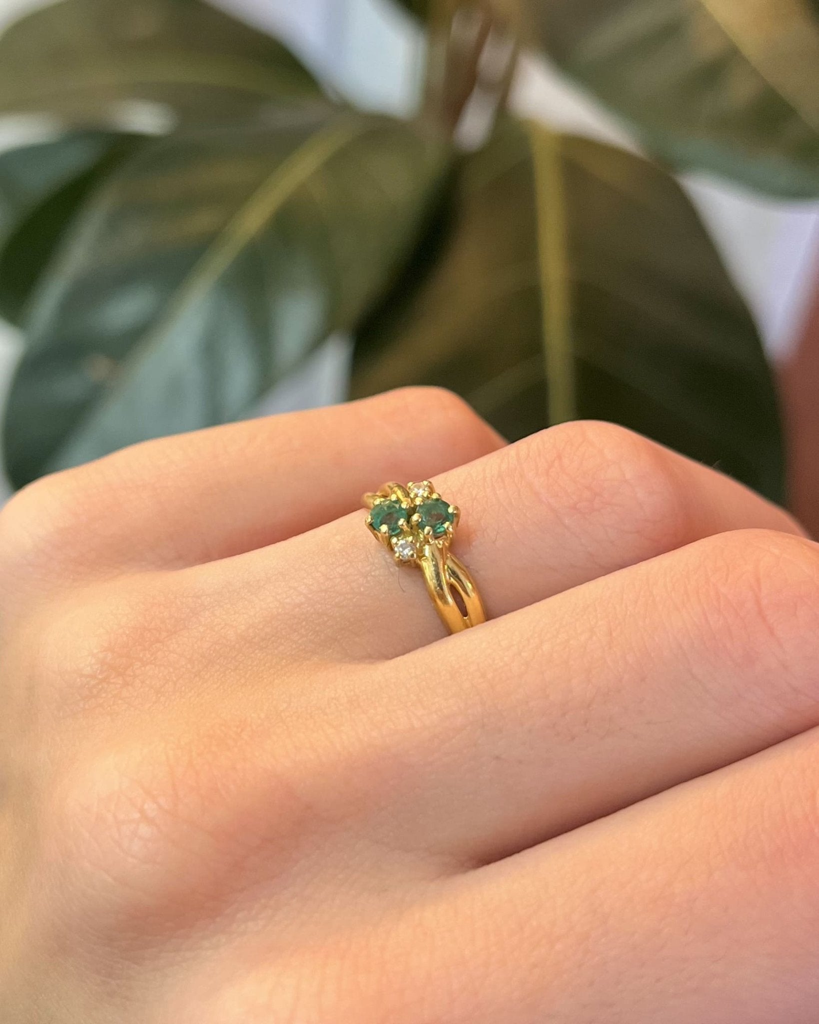 Bague Toi &amp; Moi Émeraudes &amp; Diamants "Diandra" - Elliade Paris