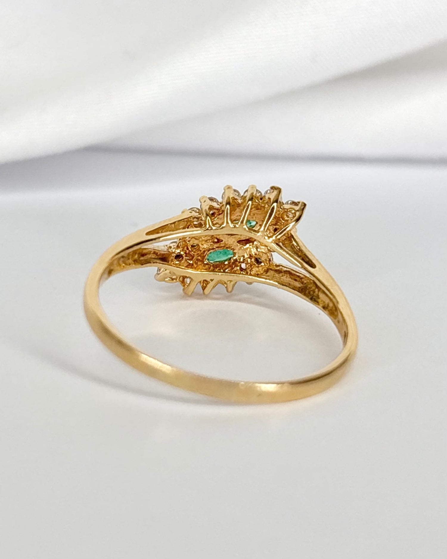 Bague Toi &amp; Moi Émeraudes Marquise &amp; Diamants 0.32 carat "Coline" - Elliade Paris