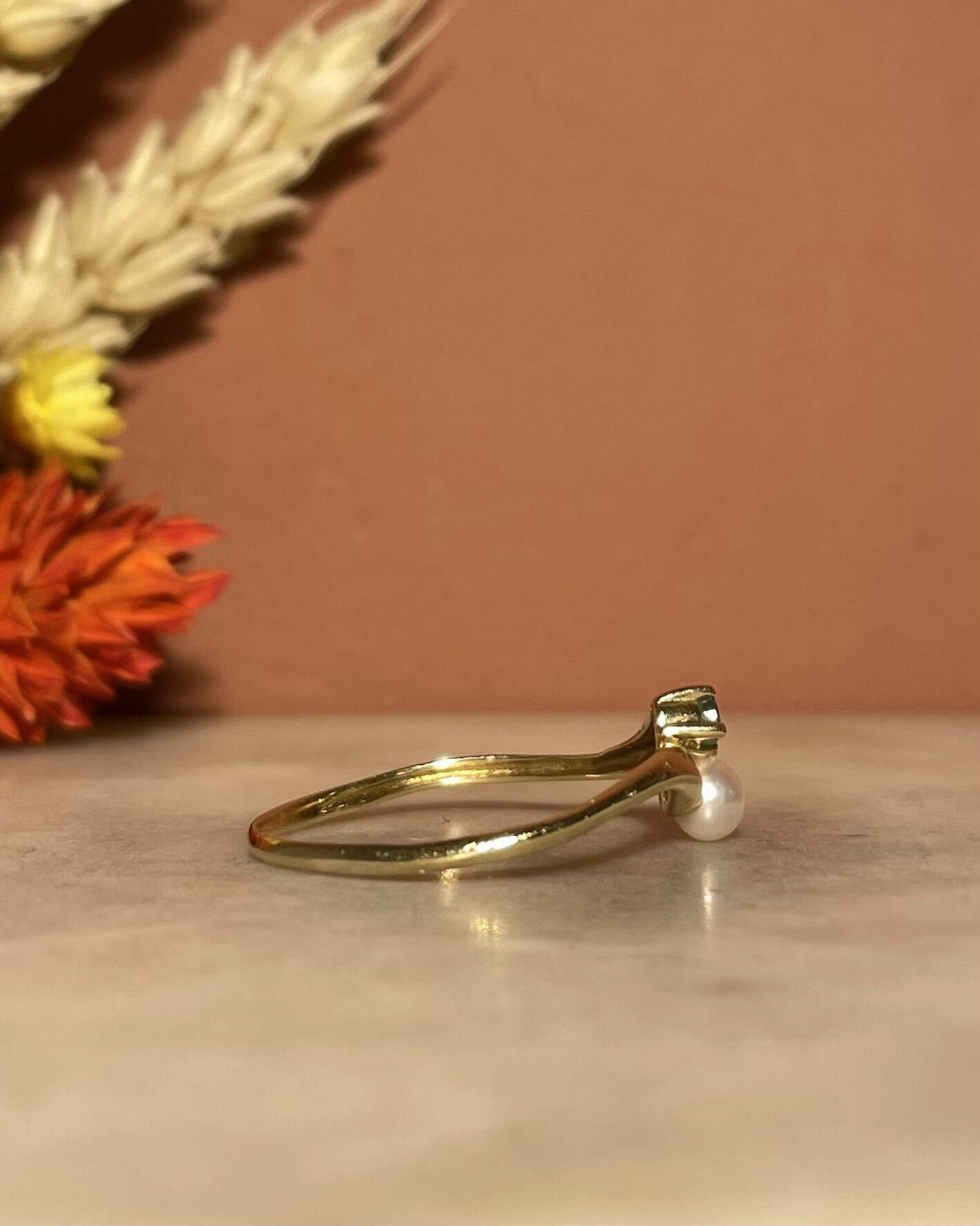 Bague Toi &amp; Moi Perle &amp; Émeraude "Ollia" - Elliade Paris