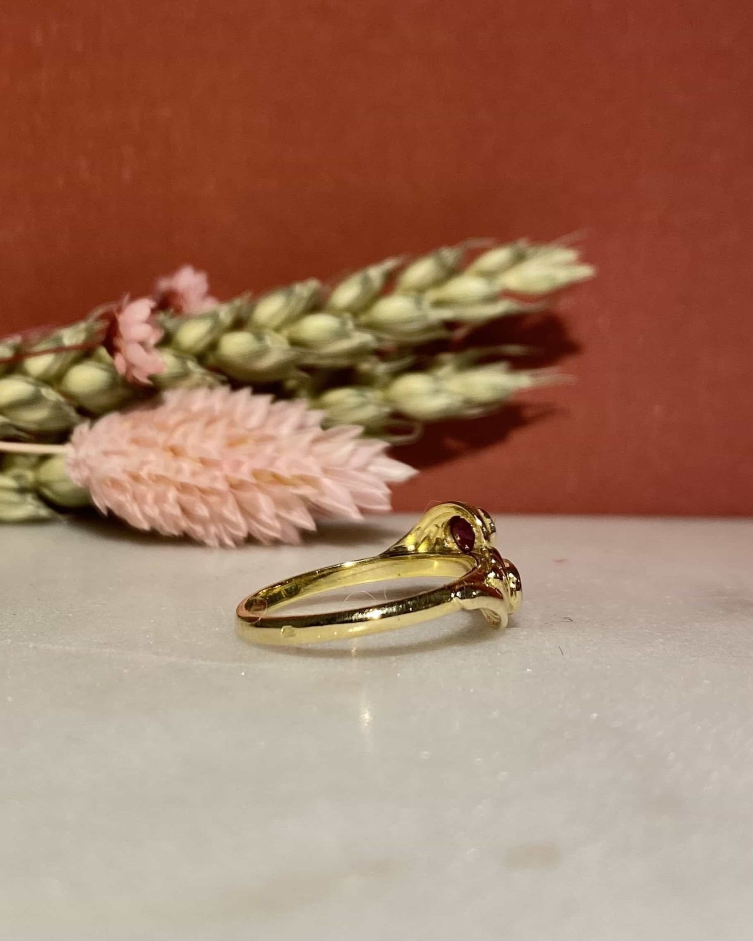 Bague Toi &amp; Moi Rubis et Émeraude &quot;Charlie&quot; - Elliade Paris