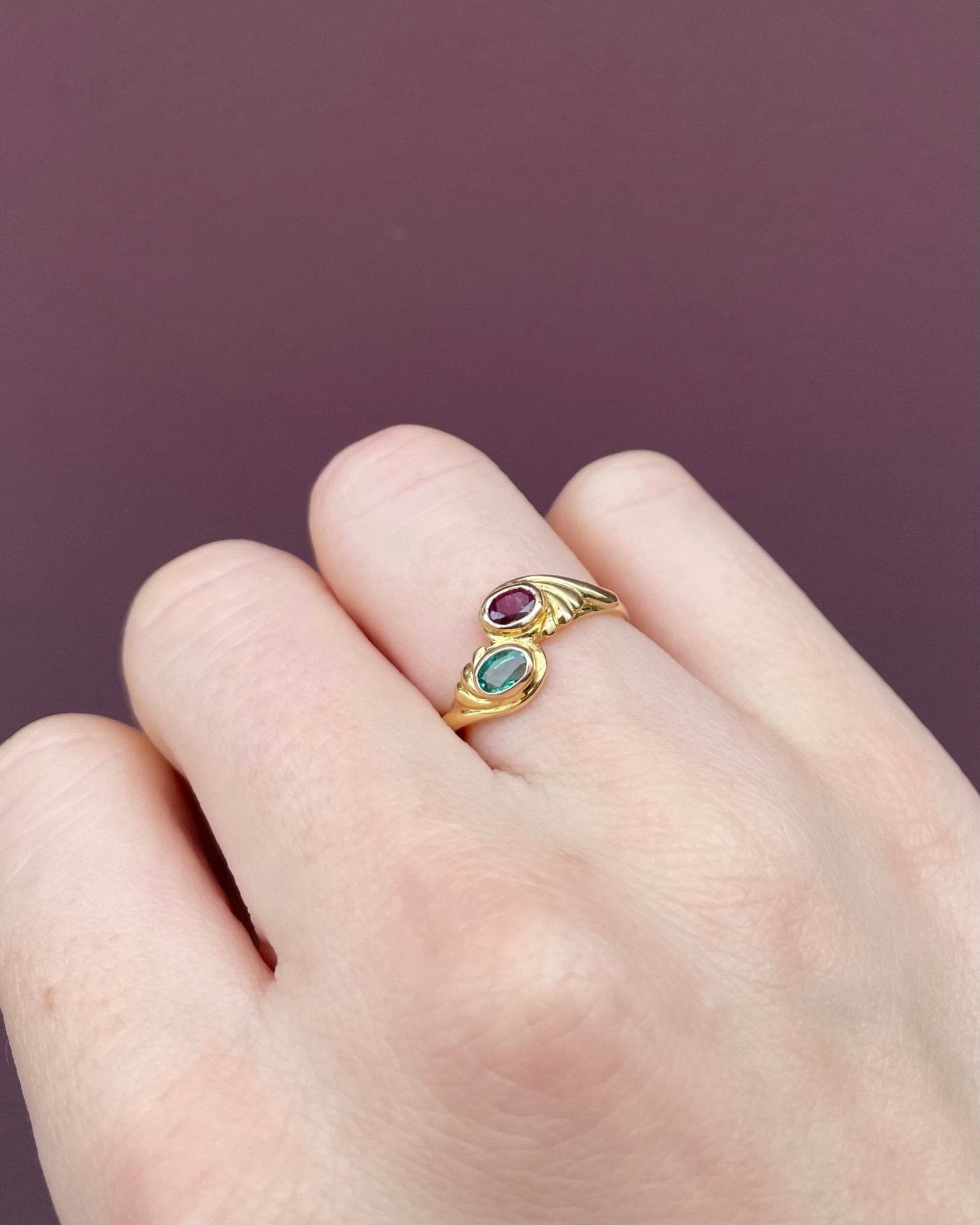 Bague Toi &amp; Moi Rubis et Émeraude &quot;Charlie&quot; - Elliade Paris