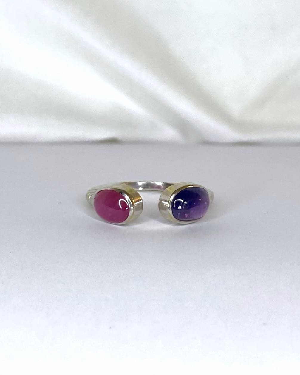 Bague Toi &amp; Moi Saphirs Rose et Violet 2.80 Carats "Ellie" - Elliade Paris