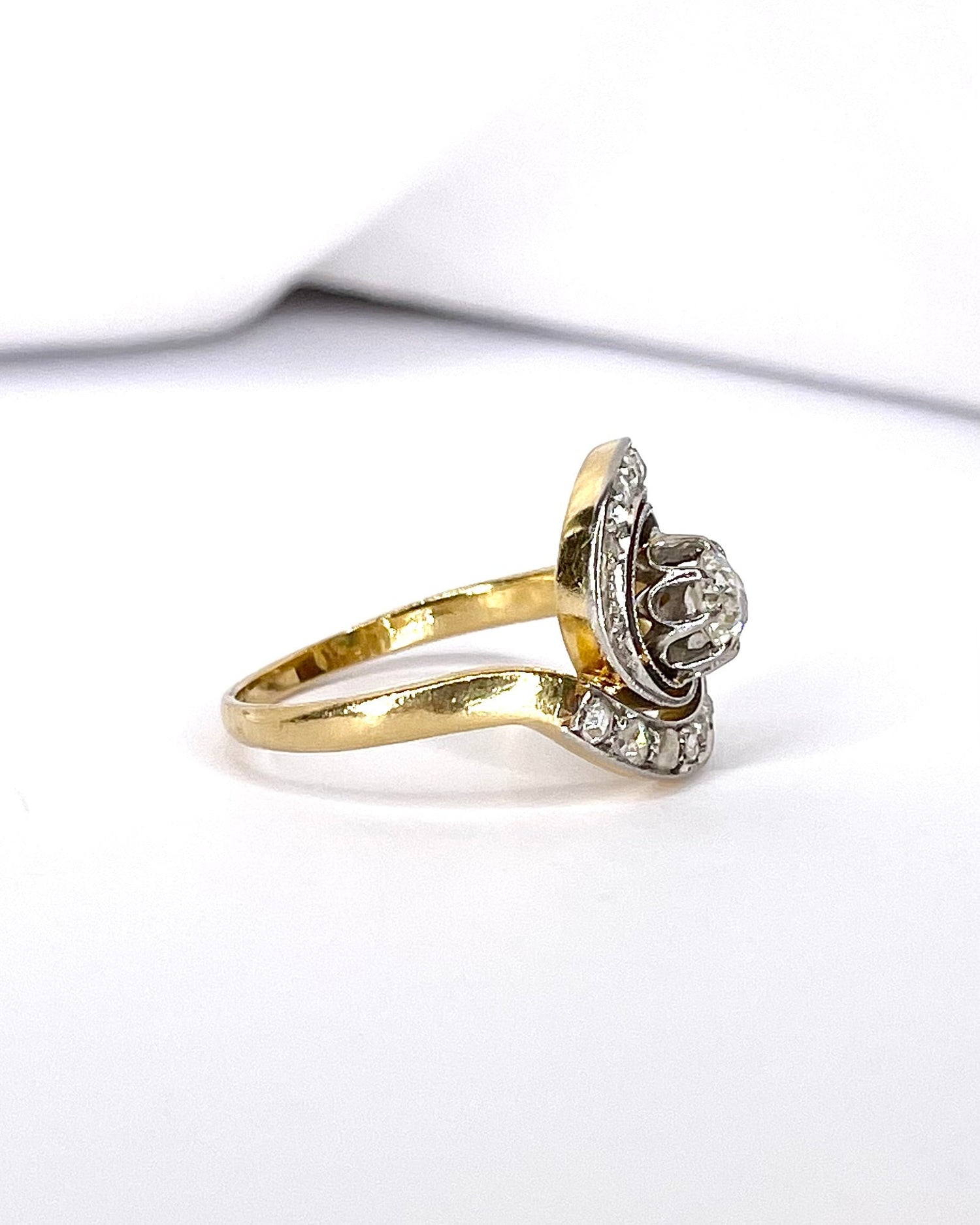 Bague Tourbillon Art - Déco 17 Diamants "Laurène" - Elliade Paris