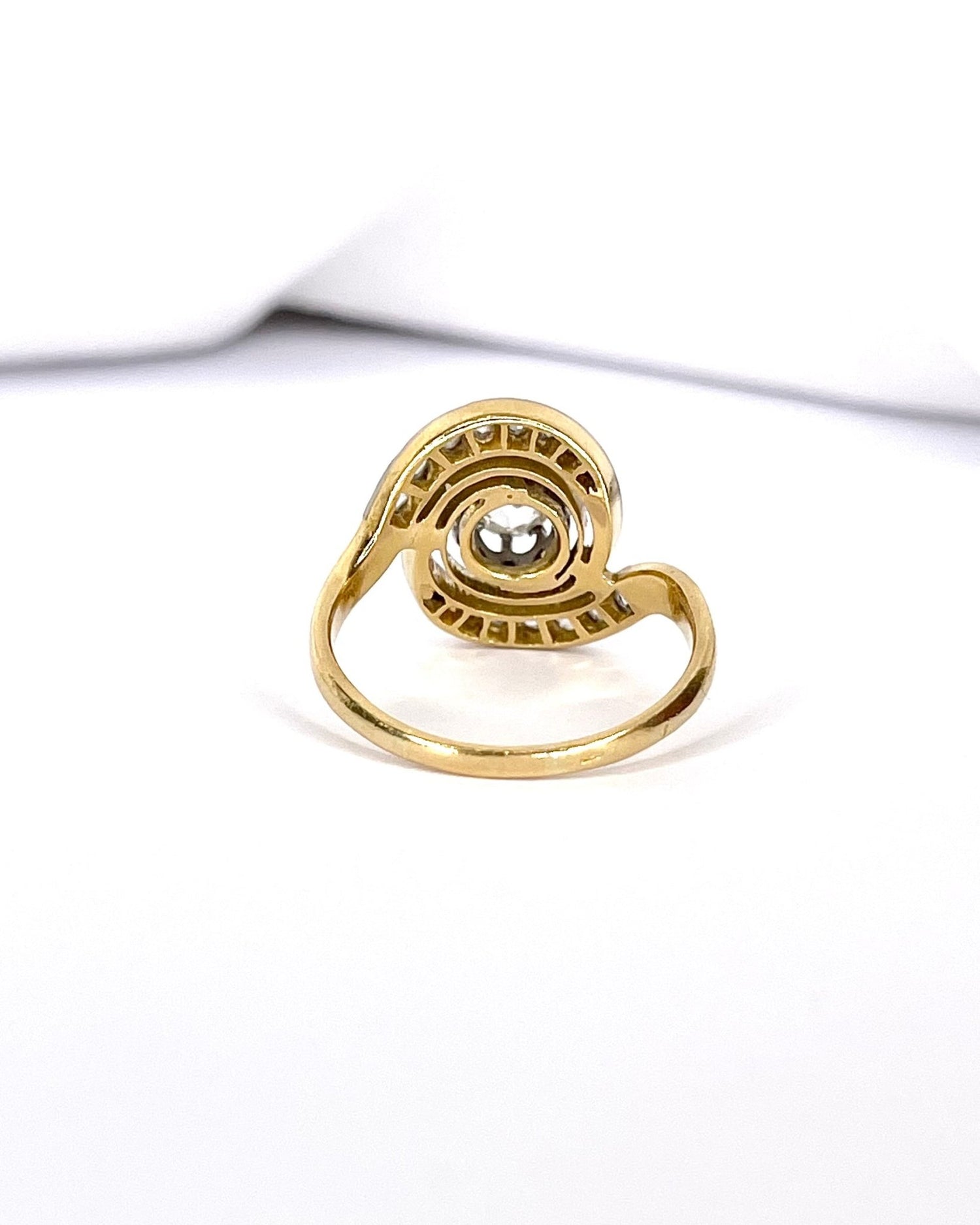 Bague Tourbillon Art - Déco 17 Diamants "Laurène" - Elliade Paris