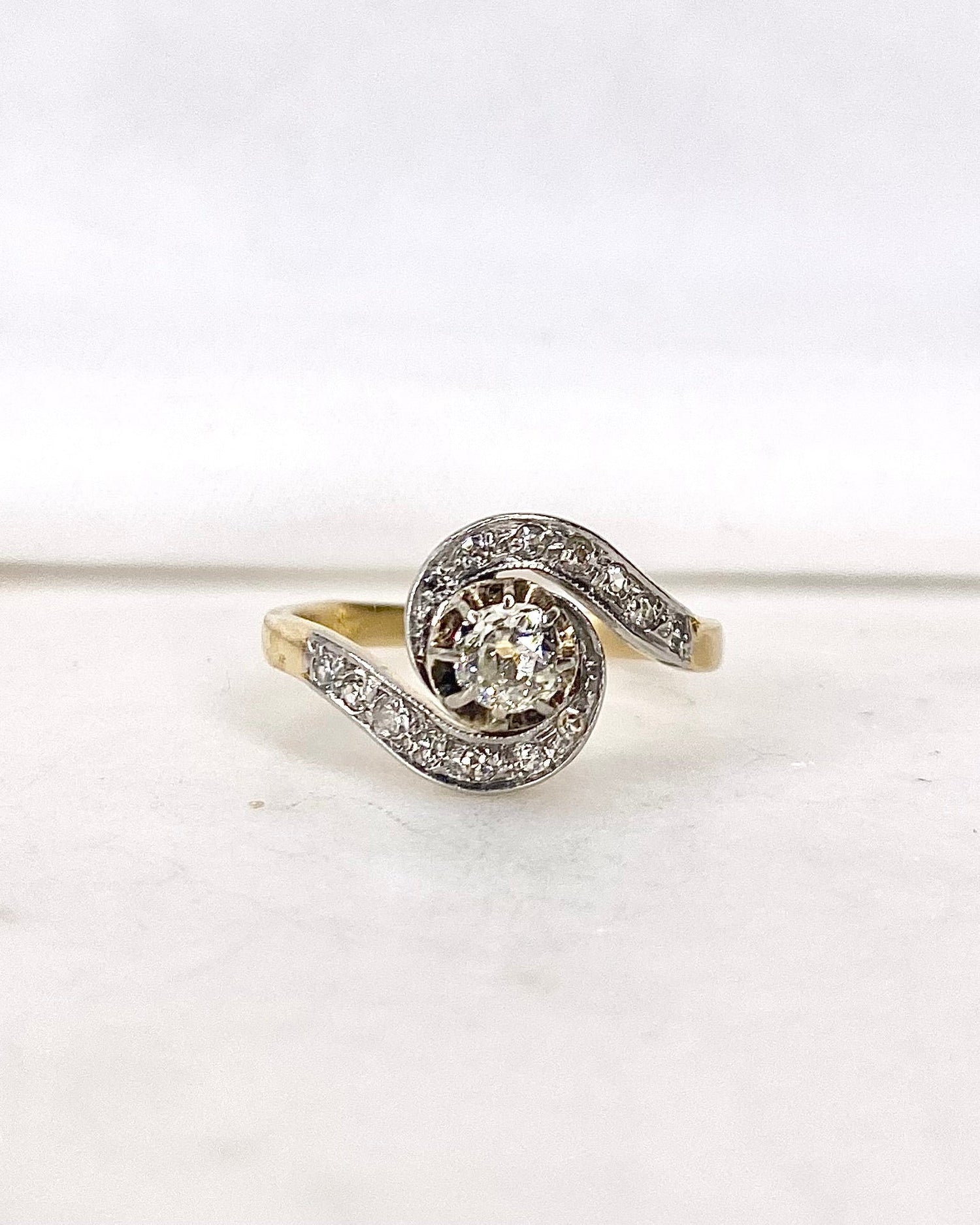 Bague Tourbillon Art Déco Diamants &quot;Éline&quot; - Elliade Paris