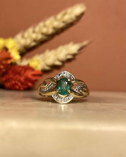 Bague Tourbillon Émeraude 0.30 carat &quot;Lorna&quot; - Elliade Paris