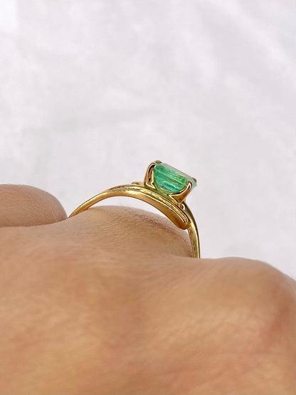 Bague Tourbillon Émeraude 0.90 carat "Noémie" - Elliade Paris